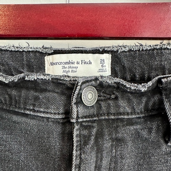Abercrombie High Rise Skinny Jean - Picture 2 of 4